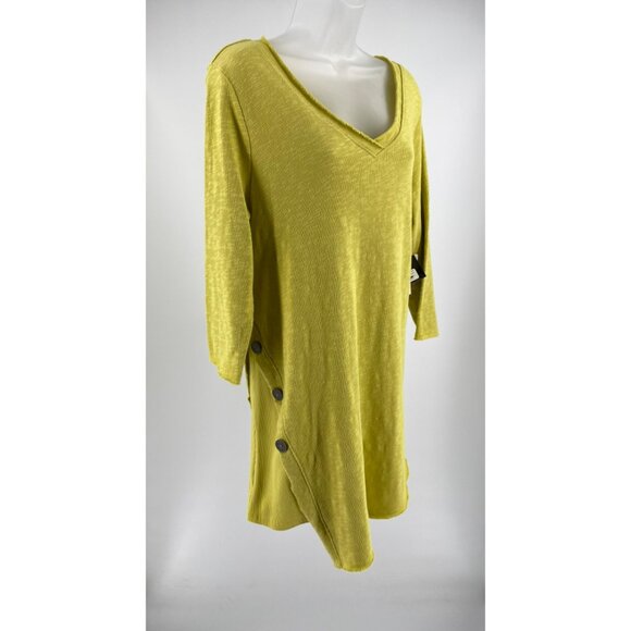 Chalet Women's Pistachio V-Neck Asymmetrical Tunic Top With Side Buttons & 3/4 S - Picture 2 of 13